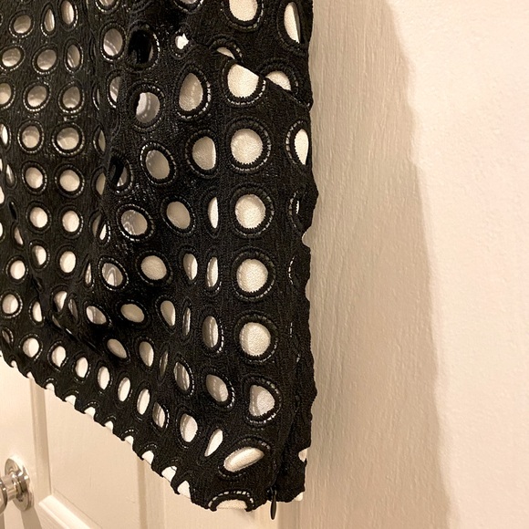 ✨Host Pick✨ Splash Lace Whole Panel Two In One Crop Top- Black & White - Picture 5 of 5